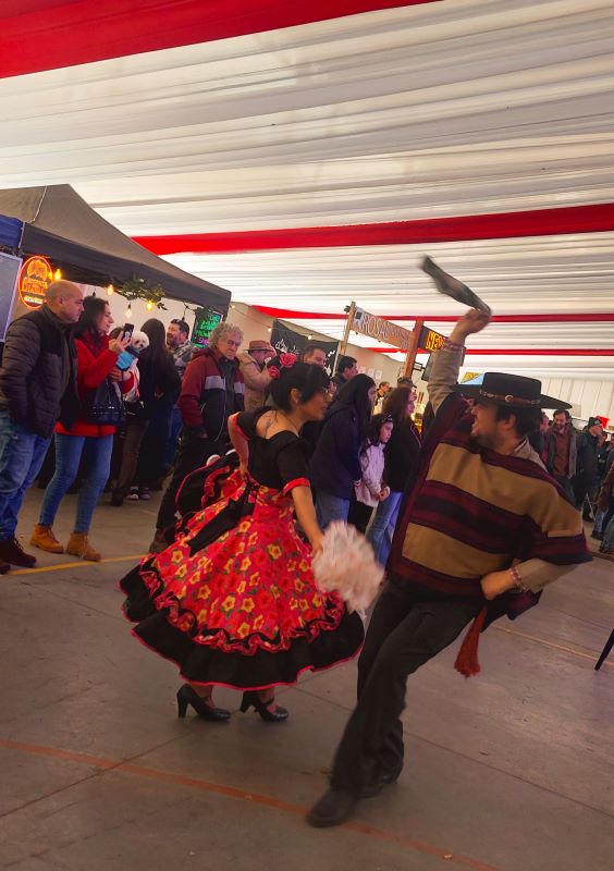 Cueca en Fiesta de la Avellana de Los Lleuques