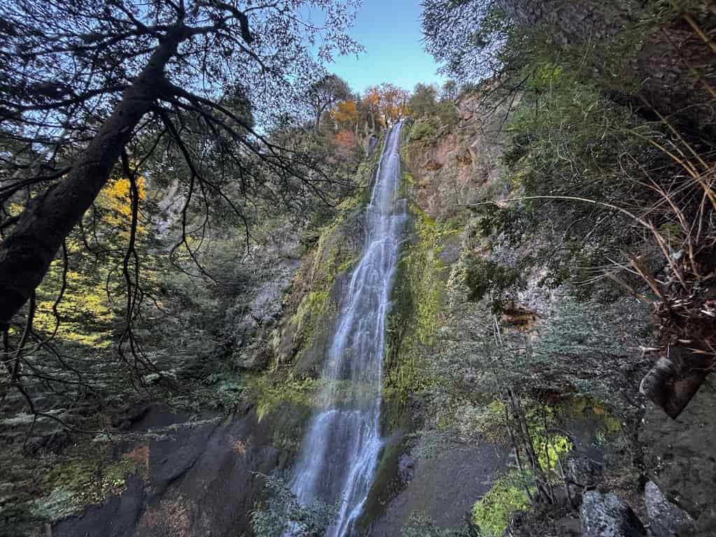 Cascada Rucapirén: La parada obligatoria en tu viaje a Las Trancas